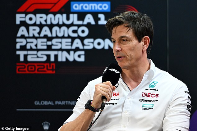 Kepala tim Mercedes Toto Wolff menyebut insiden Horner sebagai 'masalah bagi keseluruhan Formula Satu'.