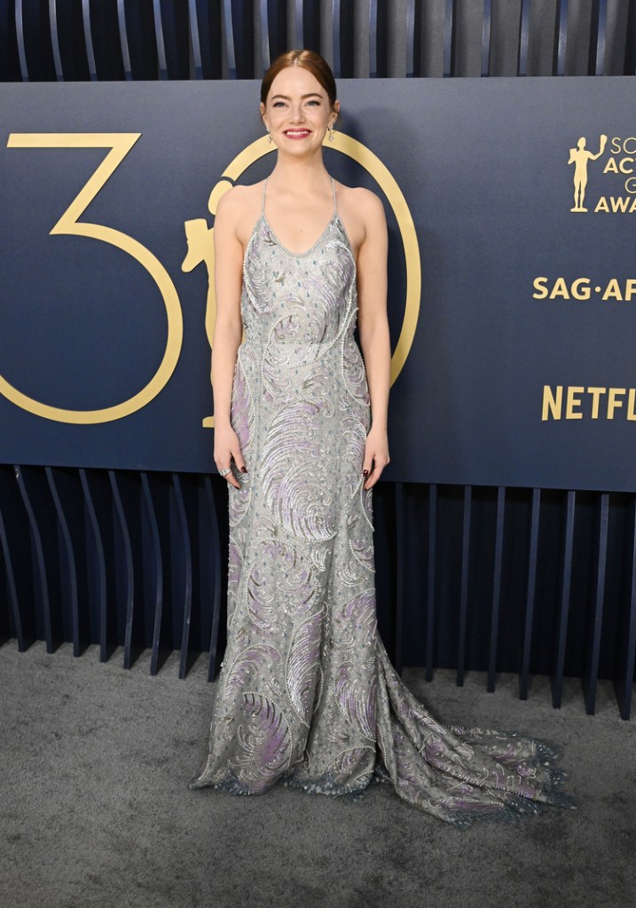 Emma Stone menghadiri Penghargaan Screen Actors Guild Awards ke-30 yang diadakan di Shrine Auditorium dan Expo Hall di Los Angeles, California pada 24 Februari 2024.