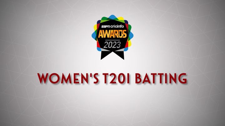 Hayley Matthews mencetak 132 gol melawan Australia, performa pukulan T20I Wanita terbaik tahun ini.